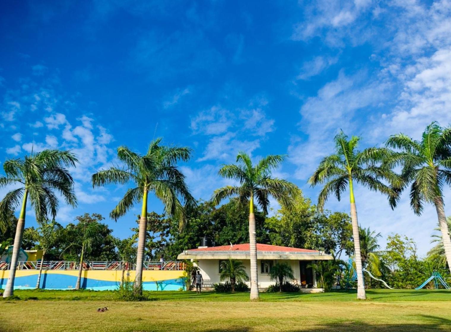 Srk Farm And Resort Anjār Eksteriør bilde